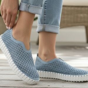 Ilse Jacobsen Blue Platform Tulip Platform Sneakers Size 40. 9.5 US